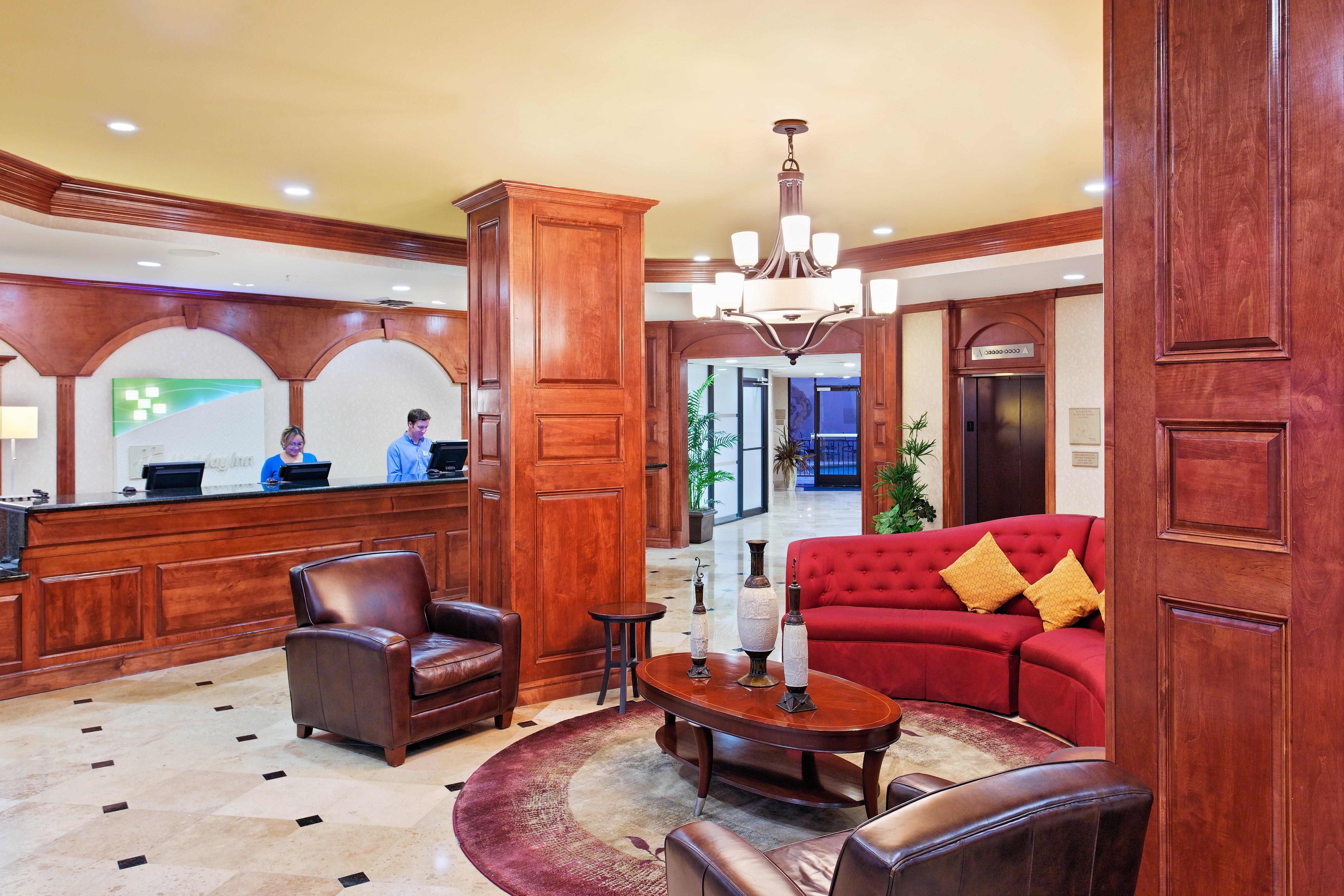 Holiday Inn Express Dallas Market Center By Ihg Exterior photo